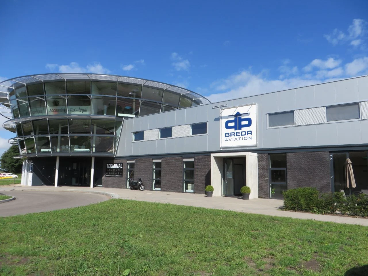 Top 5 Flight Schools in The Netherlands - Your Pilot Academy - Breda Aviation